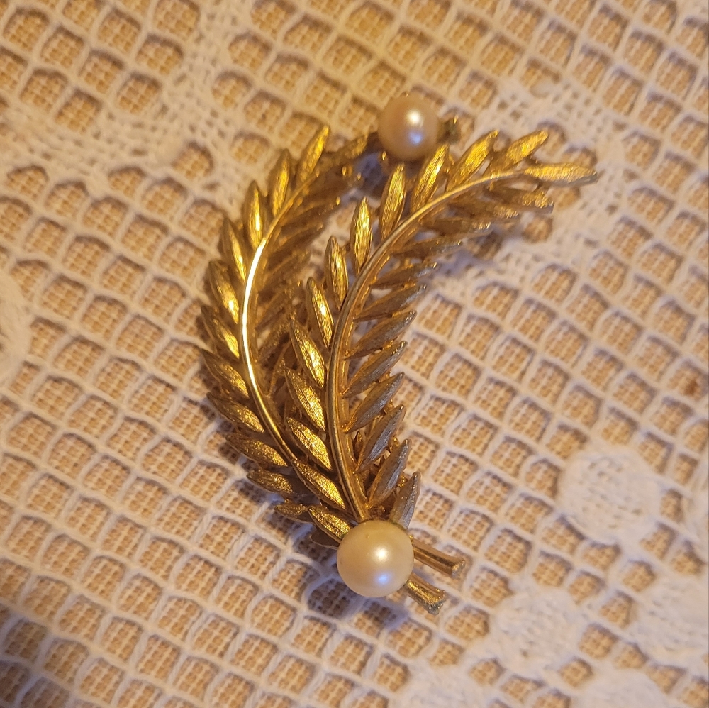 Vintage Brooch pin.